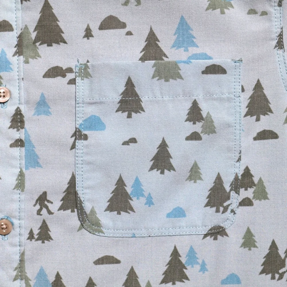The North Face Shirt Mens Medium Blue Bay Trail Bigfoot Sasquatch Tree Pocket
